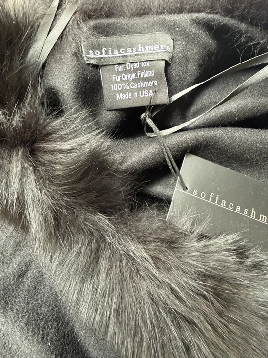 NWT Sofia cashmere fox fur lined cashmere cape - Picture 4 of 4